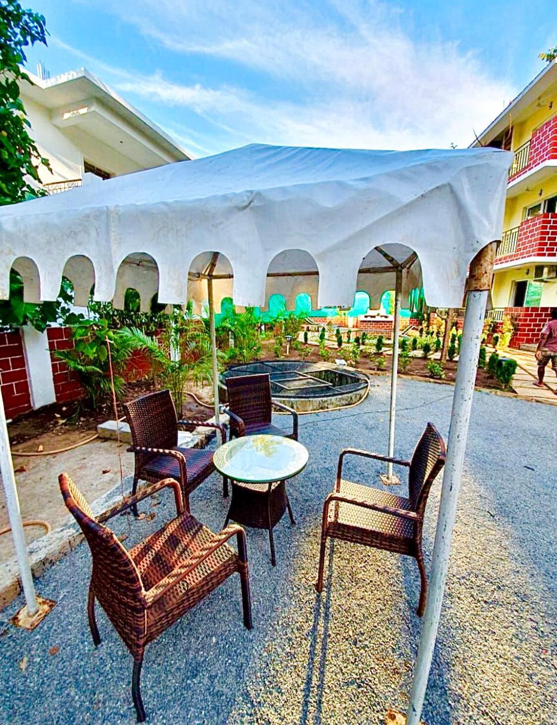 Sea Breeze 1 Bhk Apartment A12 Calangute,North Goa Nagoa Esterno foto